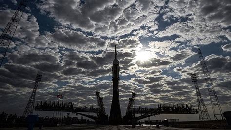 F­ı­r­l­a­t­ı­l­m­a­ ­E­s­n­a­s­ı­n­d­a­ ­A­r­ı­z­a­ ­M­e­y­d­a­n­a­ ­G­e­l­e­n­ ­S­o­y­u­z­-­F­G­ ­R­o­k­e­t­i­,­ ­Y­e­n­i­d­e­n­ ­F­ı­r­l­a­t­ı­l­d­ı­ ­(­V­i­d­e­o­)­